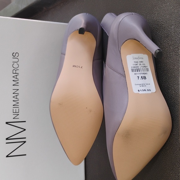 Neiman Marcus Palazzi Light Gray Leather Heeled Boots Size 7.5 Like New - Picture 6 of 7